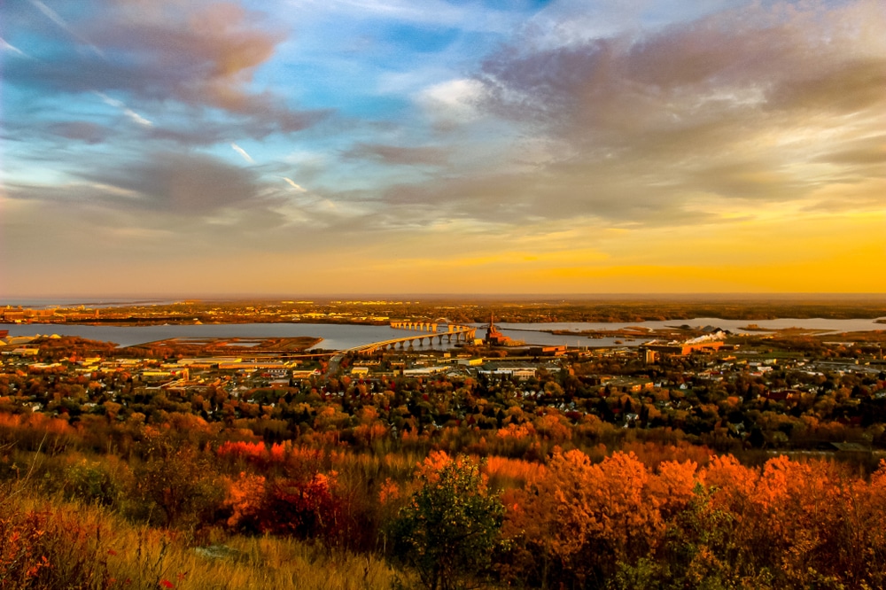 best time to visit duluth for fall colors