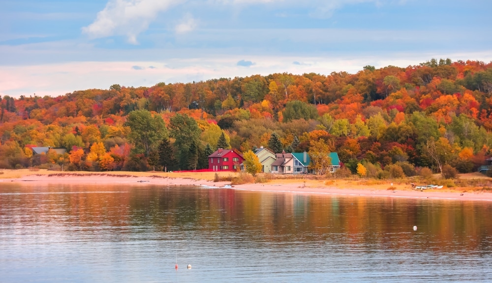 Places to See Fall Foliage on Lake Superior in Duluth near our bed and breakfast